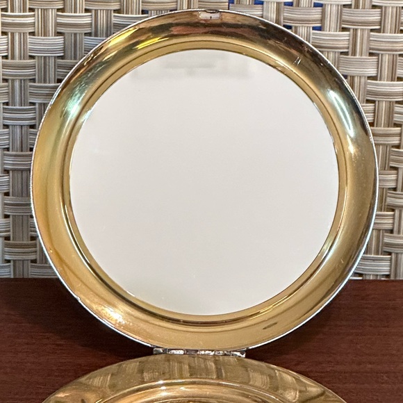 🌟HP🌟VTG 1950s Zell Fifth Avenue Silver & Gold Tone Metal Compact Heart & Floral - Picture 3 of 10